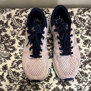 Women's Pink Athletic new balance Shoes